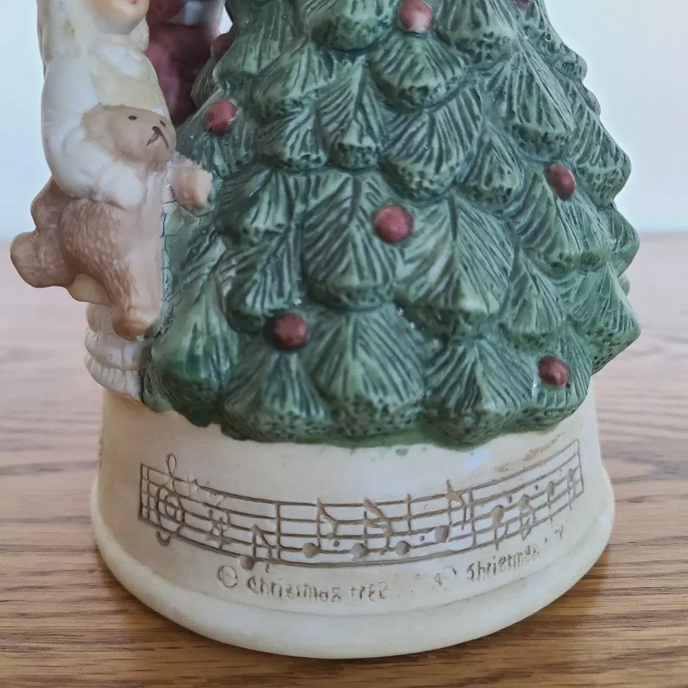 Claire Burke Holiday Music Box Oh Christmas Tree Mother & Child Decorating Tree